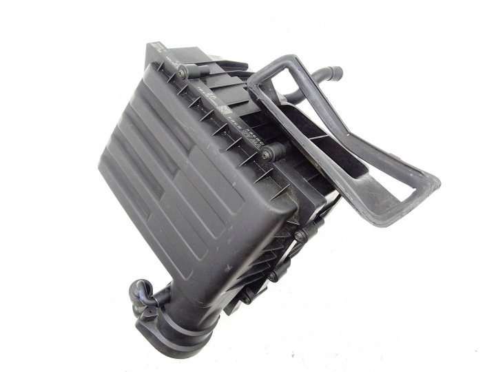 OBUDOWA-FILTRA-POWIETRZA-AUDI-A3-8V-2-0-TDI-5Q0129607AA OBUDOWA FILTRA POWIETRZA AUDI A3 8V 2.0 TDI 5Q0129607AA