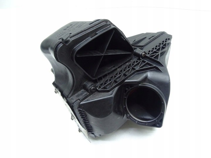 OBUDOWA-FILTRA-POWIETRZA-AUDI-Q5-8R-2-0-TDI-8R0133837S-8K0133835BP OBUDOWA FILTRA POWIETRZA AUDI Q5 8R 2.0 TDI 8R0133837S 8K0133835BP