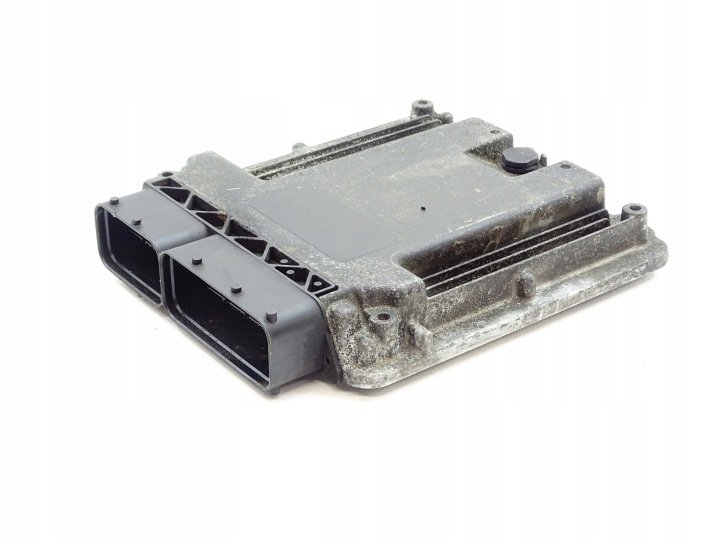 STEROWNIK KOMPUTER SILNIKA ECU VW GOLF VII A3 8V 2.0 TDI 04L906021AS