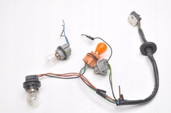 ASTON MARTIN DB9 WIĄZKA INSTALACJA TYLNEJ LAMPY