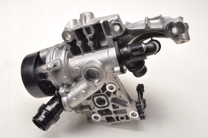 BMW-5-G60-2-0-HYBRYDA-POMPA-WODY-24R-8650987 BMW 5 G60 2.0 HYBRYDA POMPA WODY 24R 8650987