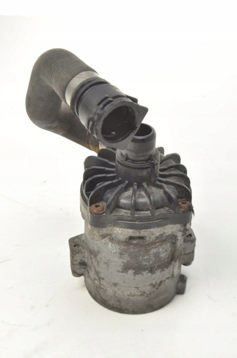 BMW F06 F10 F12 F13 4.4 V8 POMPA WODY 2284291