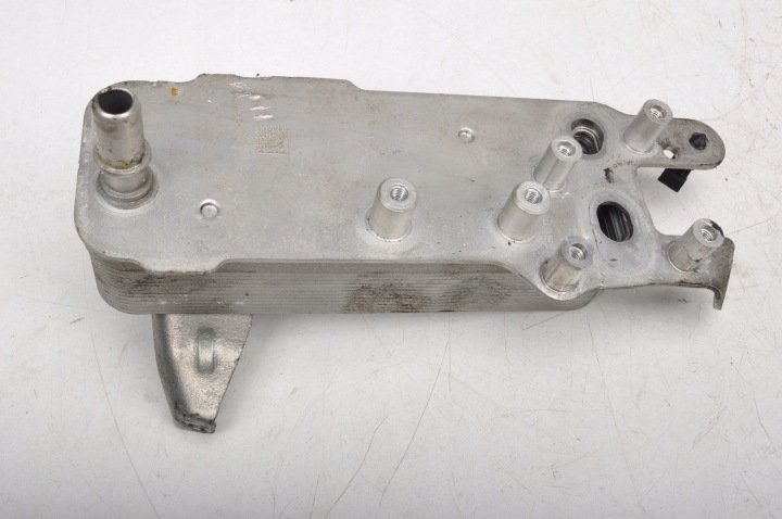 BMW F10 F11 F15 F20 F21 F22 F23 F25 F26 F46 2.0D CHŁODNICA OLEJU 8514515
