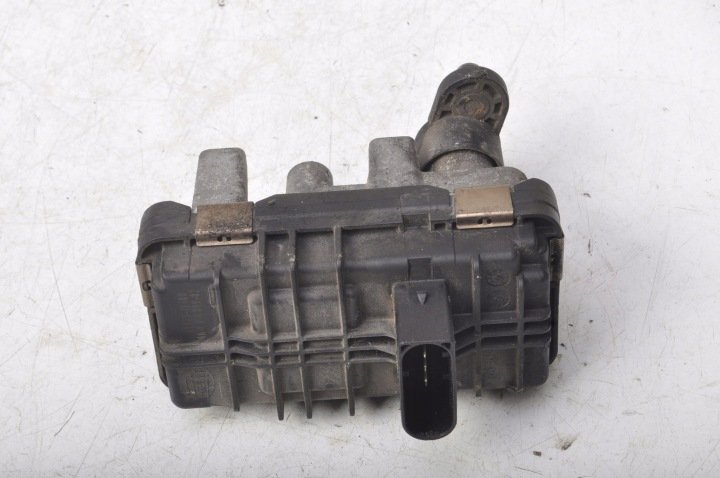 BMW F10 F11 F30 E90 X1 E84 2.0D NASTAWNIK TURBINY 49335-19400 6NW010099-02