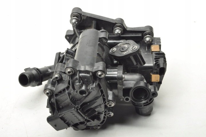 BMW F39 F40 F44 F45 1.5 OBUDOWA TERMOSTATU 8631943