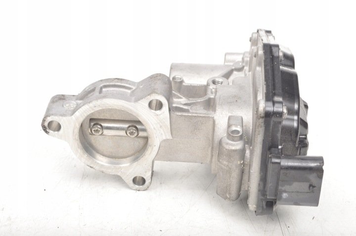 BMW F39 F40 F45 F46 F48 G01 G02 G05 G06 G07 G11 1.5 D PRZEPUSTNICA 8576810