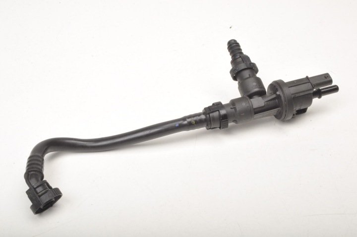 BMW F46 F45 2.0 16V ZAWÓR ODPOWIETRZANIA 7626118