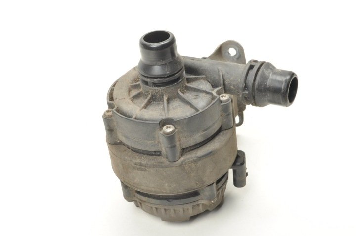 BMW-I01-POMPA-WODY-8600285 BMW I01 POMPA WODY 8600285