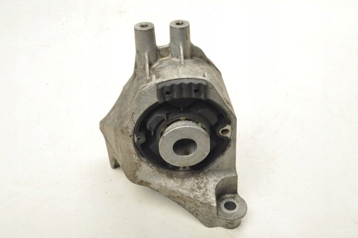 BMW I4 G26 ŁAPA PODUSZKA SILNIKA 9485623