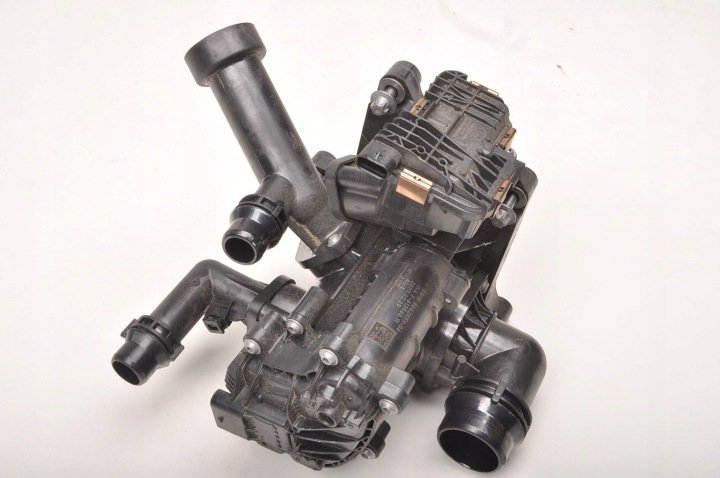 BMW Z4 G29 G20 G21 G26 G30 3.0 POMPA WODY 8642559