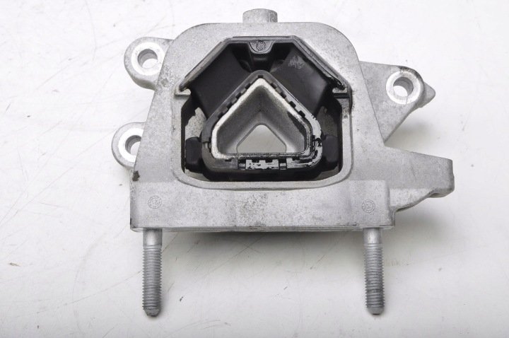 CITROEN-C4-III-e-C4-LAPA-PODUSZKA-SILNIKA-9826533880 CITROEN C4 III e-C4 ŁAPA PODUSZKA SILNIKA 9826533880