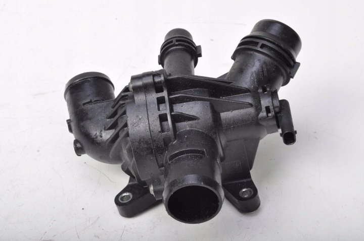DISCOVERY SPORT 1.5 P330e HYB OBUDOWA TERMOSTATU