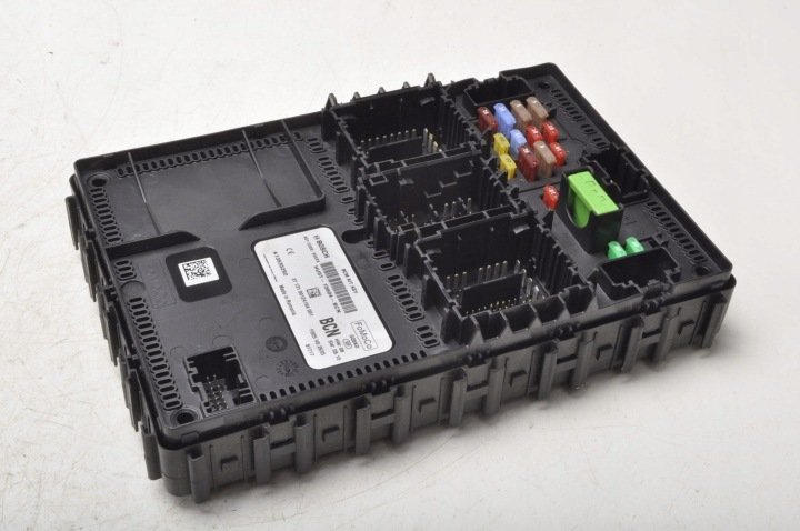 FORD-FIESTA-MK8-MODUL-STEROWNIK-BCM-HU5T-15604-BCN FORD FIESTA MK8 MODUŁ STEROWNIK BCM HU5T-15604-BCN