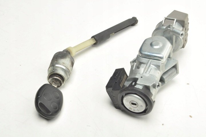 FORD-FOCUS-MK2-STACYJKA-KLUCZYK-4M5A-A16C826-AD-3M51-3F880-AC FORD FOCUS MK2 STACYJKA KLUCZYK 4M5A-A16C826-AD 3M51-3F880-AC