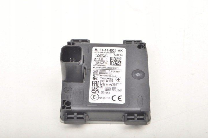 FORD-KUGA-III-MK3-CZUJNIK-MARTWEGO-POLA-ML3T-14H031-AK FORD KUGA III MK3 CZUJNIK MARTWEGO POLA ML3T-14H031-AK