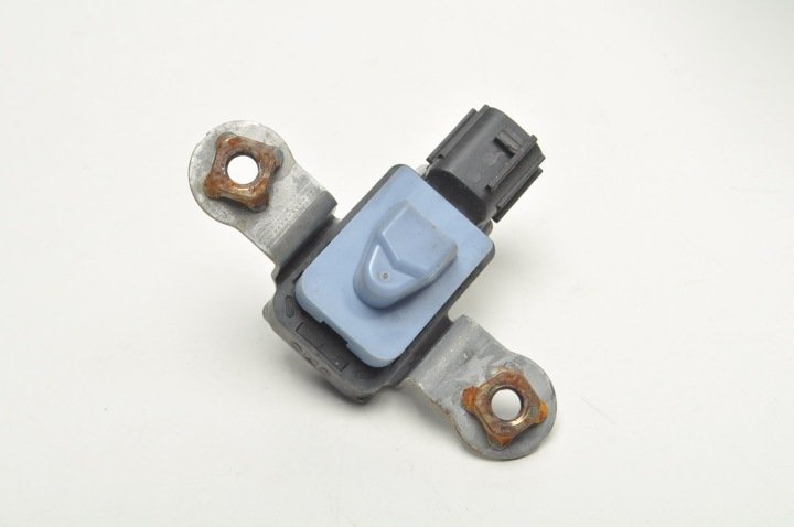 ISUZU-D-MAX-III-CZUJNIK-UDERZENIA-8977935880 ISUZU D-MAX III CZUJNIK UDERZENIA 8977935880