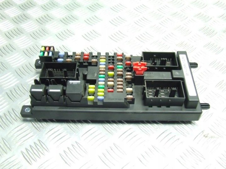 LAND-ROVER-DISCOVERY-SPORT-SKRZYNKA-MODUL-BSI-FK72-14F041-AB LAND ROVER DISCOVERY SPORT SKRZYNKA MODUŁ BSI FK72-14F041-AB