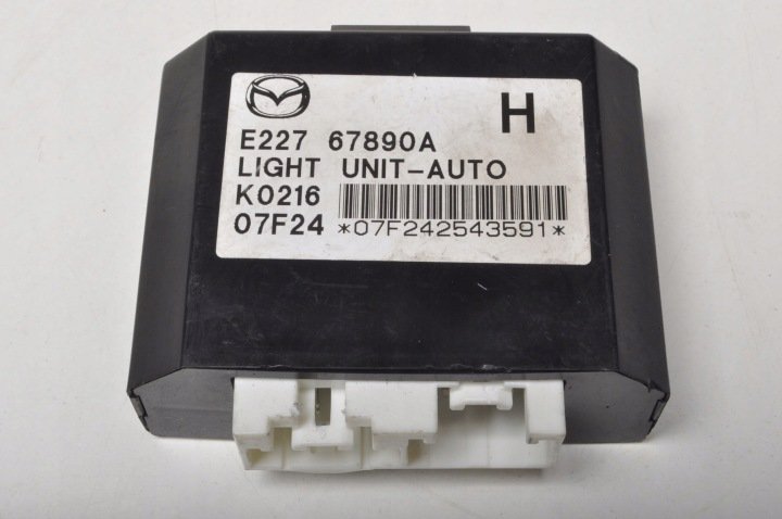 MAZDA-CX-7-MODUL-STEROWNIK-PRZEKAZNIK-SWIATEL-E22767890A MAZDA CX-7 MODUŁ STEROWNIK PRZEKAŹNIK ŚWIATEŁ E22767890A