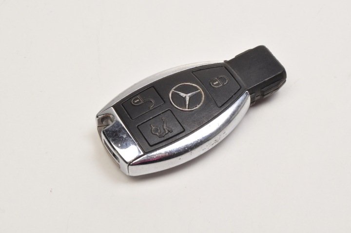 MERCEDES W156 KLUCZYK PILOT RYBKA