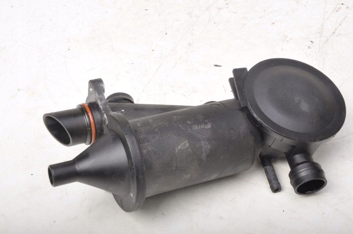 PORSCHE-911-996-3-6-SEPARATOR-OLEJU-99610702651 PORSCHE 911 996 3.6 SEPARATOR OLEJU 99610702651