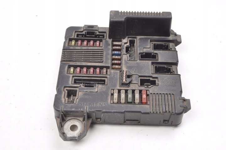 RENAULT SCENIC II MEGANE II 1.9 dCi SKRZYNKA UPC 8200262385
