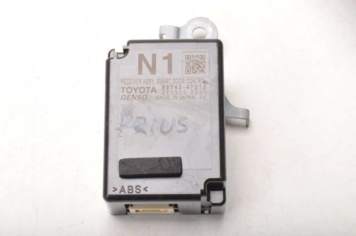 TOYOTA PRIUS III MODUŁ DRZWI STEROWNIK 89740-47010
