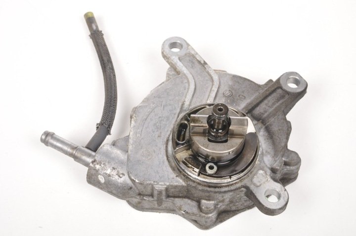 TOYOTA-RAV-4-III-2-2-D-POMPA-VACUM-16100982 TOYOTA RAV 4 III 2.2 D POMPA VACUM 16100982