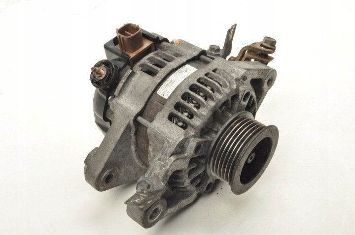 TOYOTA YARIS II 1.0 VVT-i ALTERNATOR 27060-0Q060