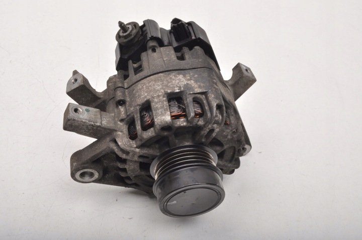 TOYOTA YARIS III 1.3 VVTi ALTERNATOR 27060-0Y120
