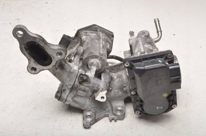 TOYOTA YARIS III PRZEPUSTNICA 26100-0N020